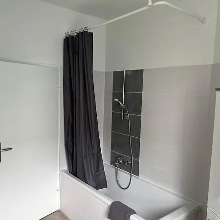 Apartment Md-10 Neu Zentrale Grosse 3 Schlafzimmer Ausstattung Magdeburg